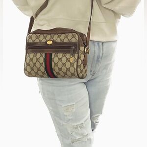 🎉‼️🔥 MLK FLASH SALE🎉‼️🔥 price is firm Gucci cherry-line Brown crossbody Bag